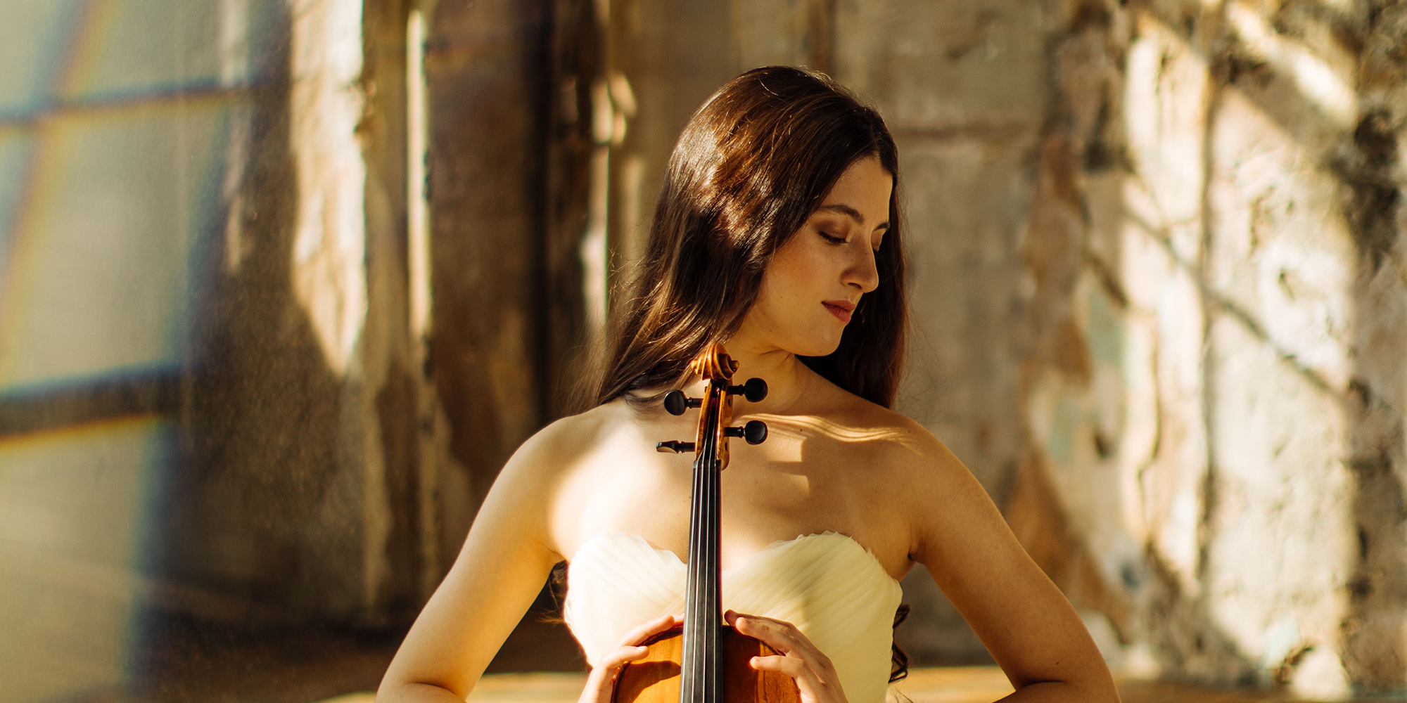 María Dueñas mit Bruchs Violinkonzert unter Andres Orozco-Estrada